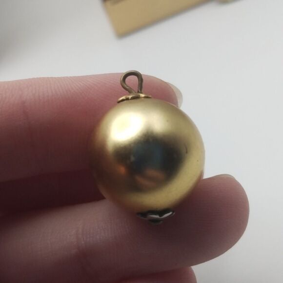 Golden tone orb Edwardian charm bulb - Picture 2 of 2